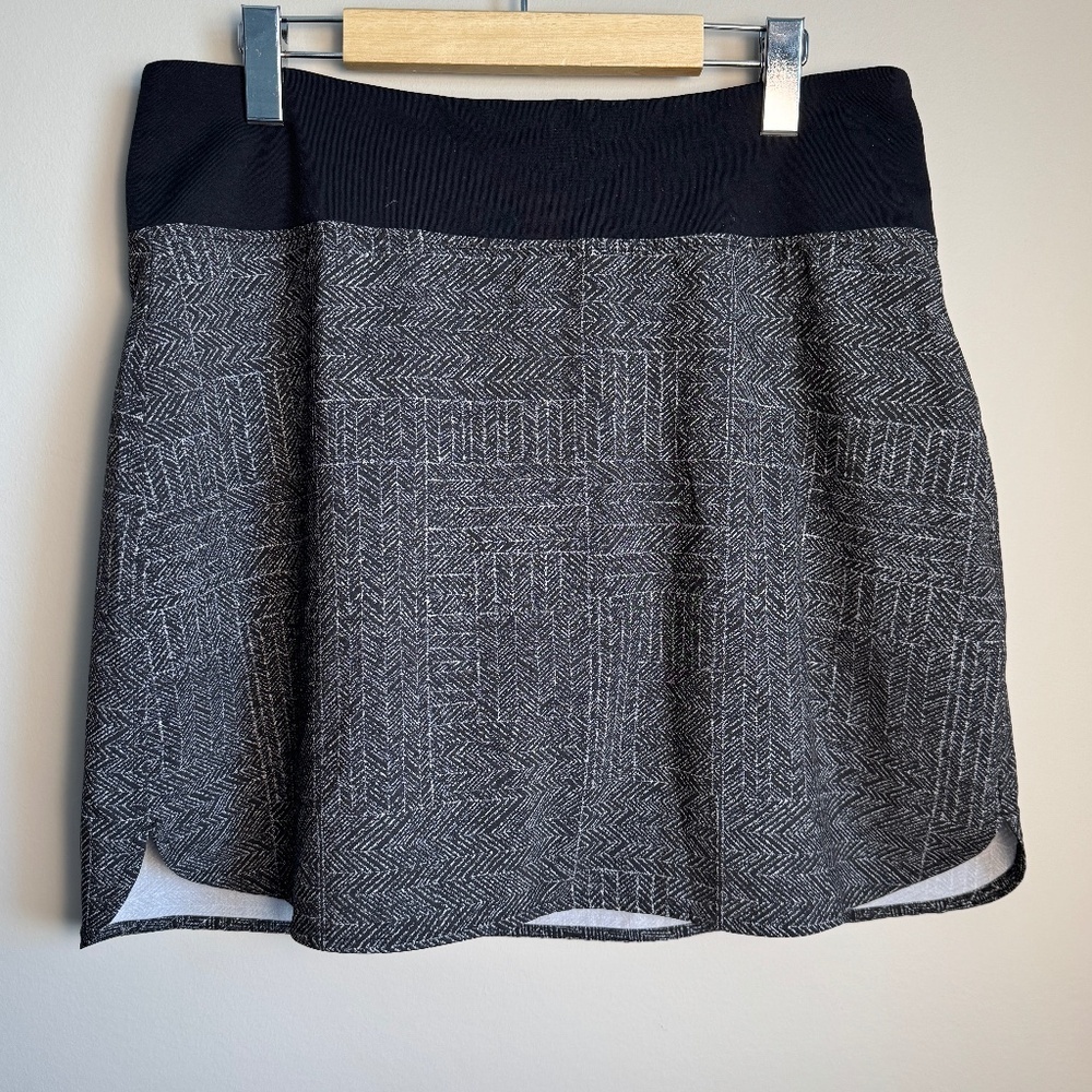 Tuff Athletics Women's Athletic Performance Skort Herringbone Pattern Gray Large